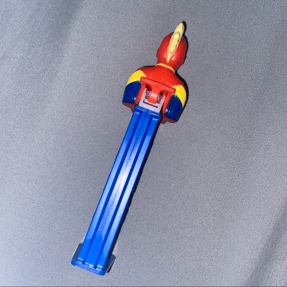 captian marvel pez dispenser - Picture 2 of 4